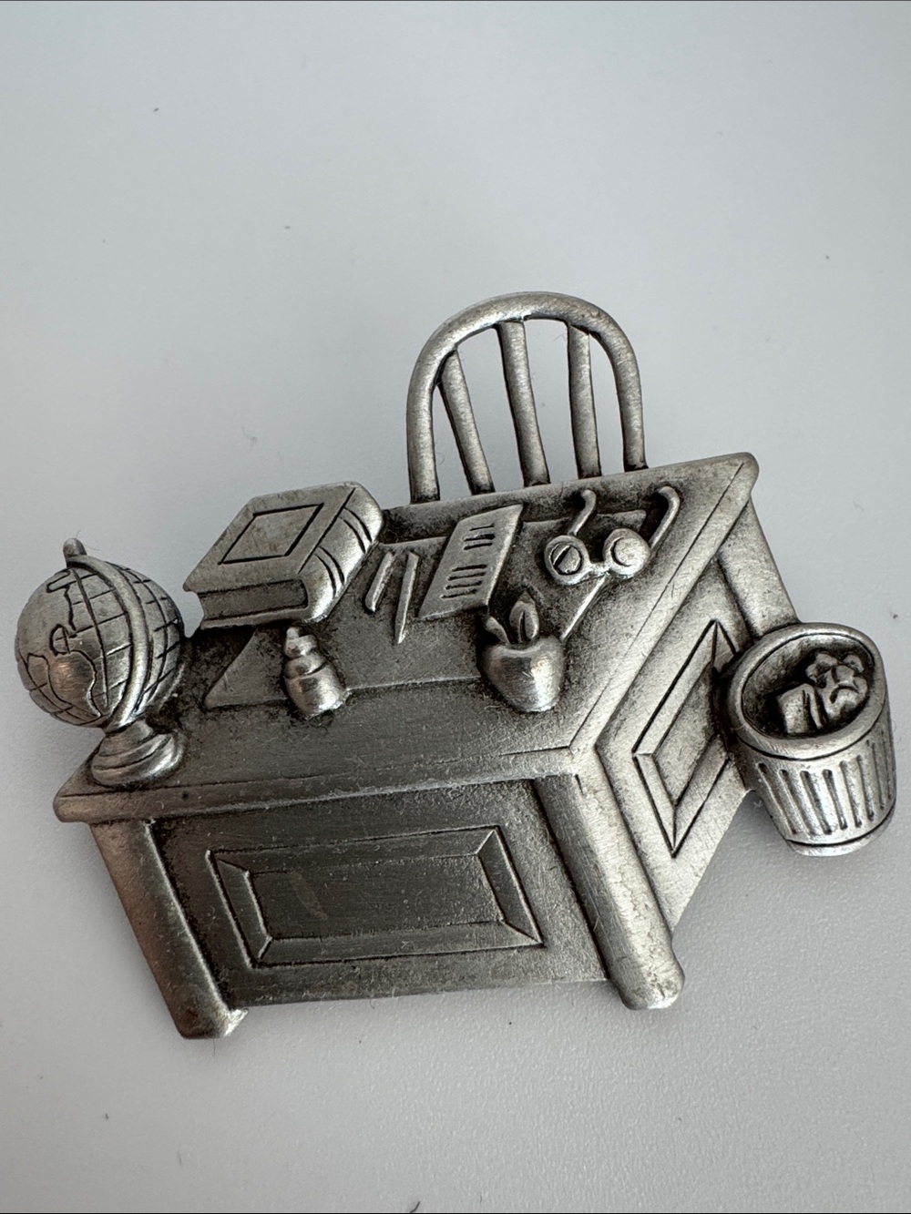 JJ Jonette Jewelry Silver Tone Pewter School Teacher Desk Brooch Pin